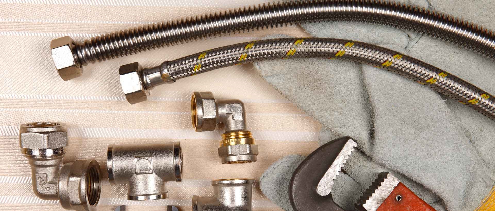 Emergency plumbers RM8